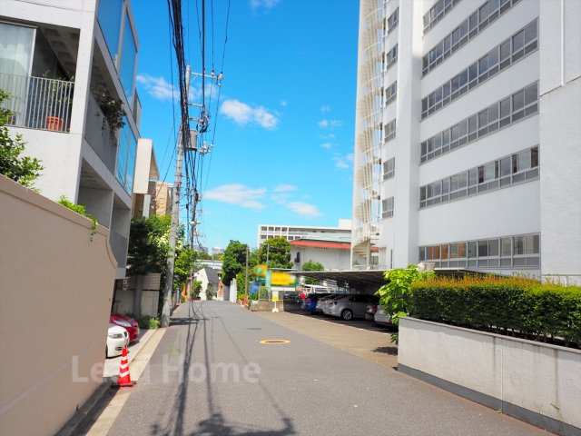 【その他】 | 目黒プラザ | 前面道路