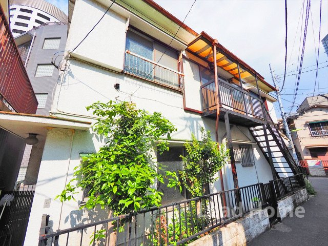 【外観】 | 品川区大崎3丁目 | 落ち着きのある閑静な住宅街に位置する住まいです！周囲の視線を気にせずゆったりとした時間を満喫できます！
