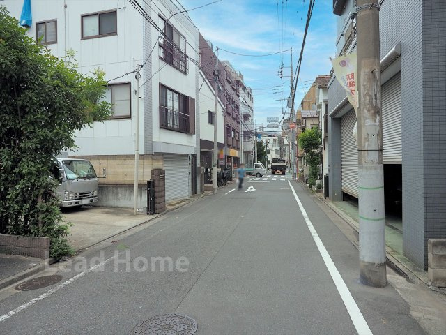 【前面道路含む現地写真】 | 品川区西中延1丁目 | 視界が開けた開放感のある道路状況です！車の出入りやすれ違いもストレスなく安心して行えますね！