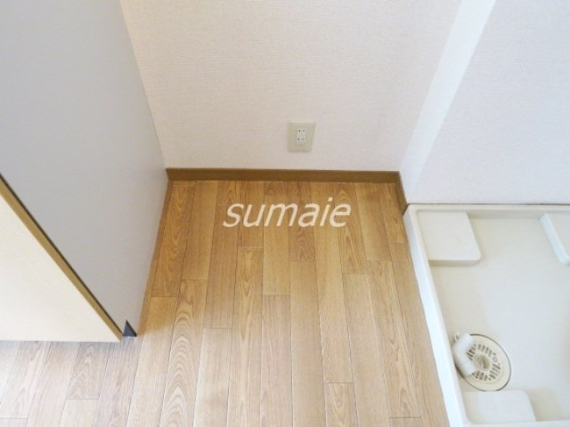 フェリーチェのキッチン|キッチン横に冷蔵庫置き場あります