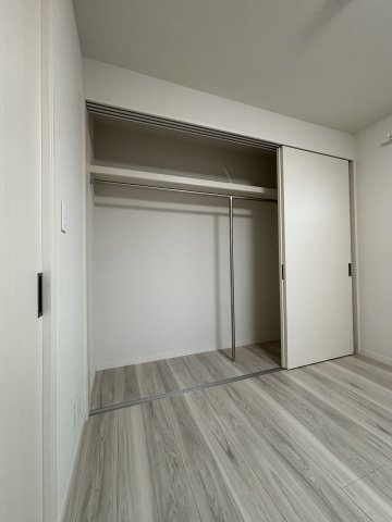 狛江市東和泉１丁目のアパートの収納