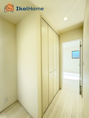 神戸市西区持子5期　全1棟　新築戸建の内装|【ホームページに現地動画掲載中】●年中無休：当日予約可●2階廊下にも大きな収納があり便利です！