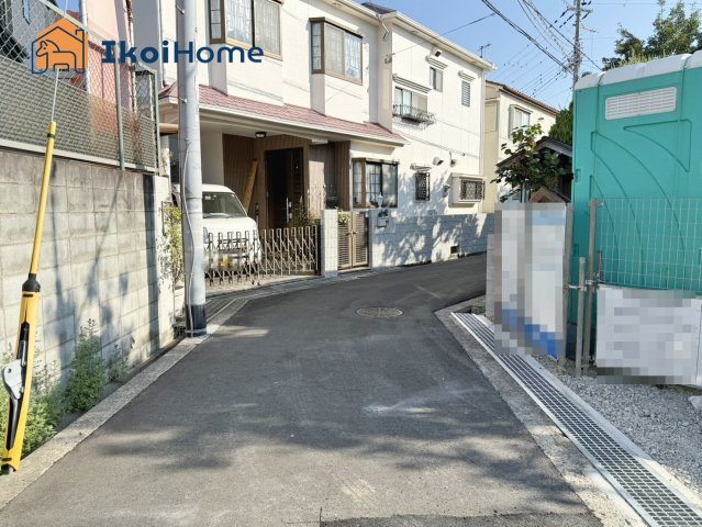 神戸市西区持子1丁目　全1棟　新築戸建の前面道路含む現地写真|●年中無休：当日予約可●車通りも少なく、お子様とのお散歩も安心してできる閑静な住宅地です！