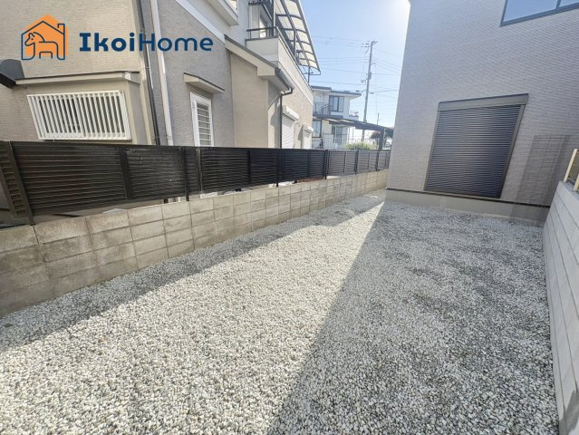 神戸市西区持子5期　全1棟　新築戸建のエントランス|【ホームページに現地動画掲載中】●年中無休：当日予約可●広いお庭がありますので、洗濯物も干せます！