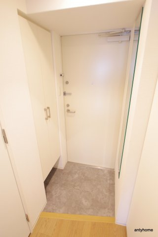 セレニテ新大阪カルム　仲介手数料無料の玄関