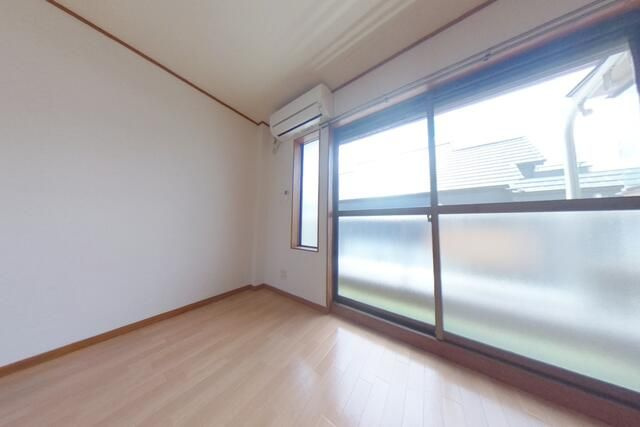 羽村市小作台１丁目の賃貸マンションの居間・リビング