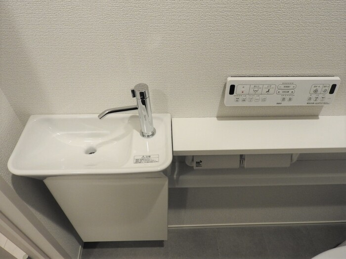 Fontana B棟の洗面所