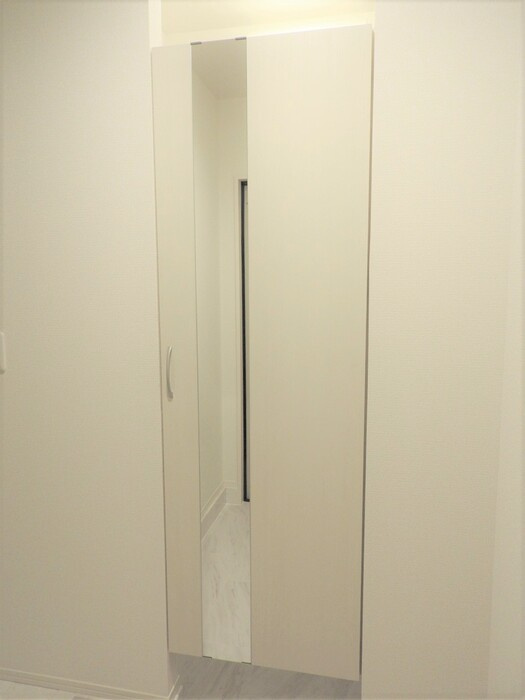 Fontana B棟の玄関