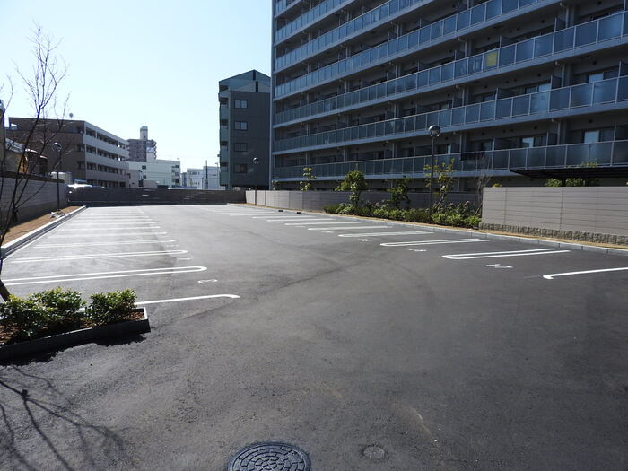 Fontana B棟の駐車場