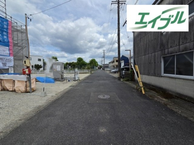 小牧市外堀2丁目　新築戸建　2号棟の前面道路含む現地写真