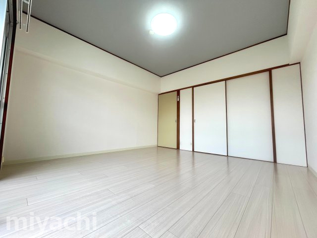 コーポ山本の居間・リビング