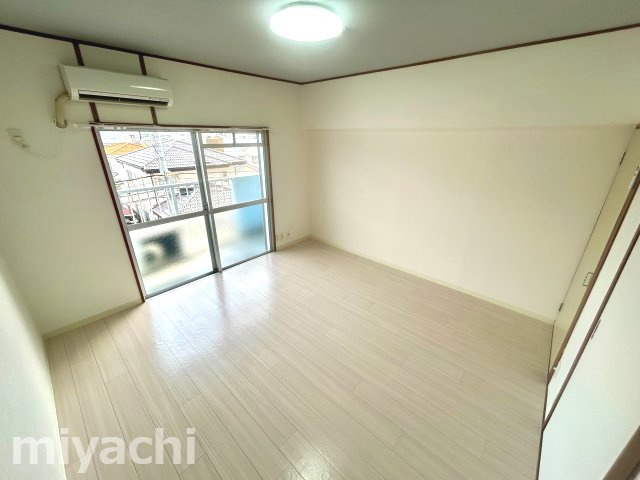 コーポ山本の洋室