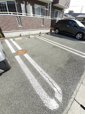 ウィンズの駐車場