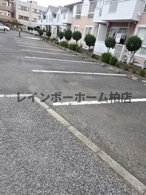 【仲介手数料：50％OFF】対象物件！の駐車場|駐車場完備です