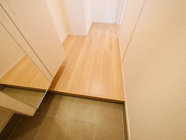 セレノ生駒Ⅰの玄関|シンプルで使いやすい玄関です