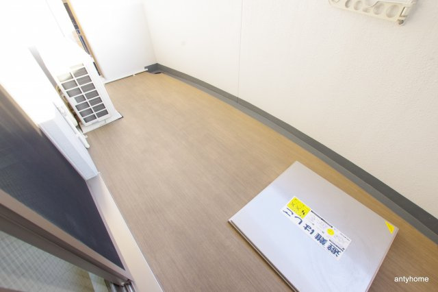 セレニテ新大阪カルム　仲介手数料無料のバルコニー