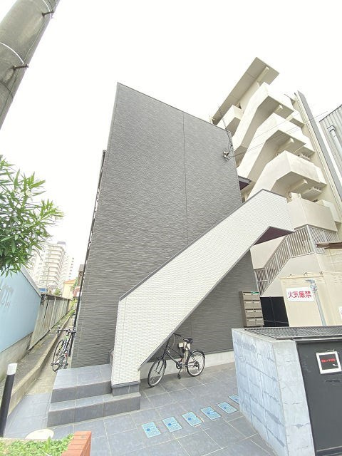 尼崎市西本町８丁目のアパート