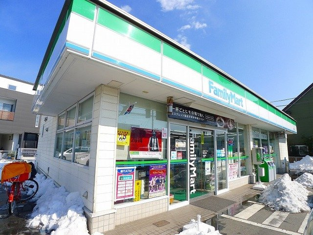 ムーン　リバーの周辺|ファミリーマート桐生広沢店まで800m