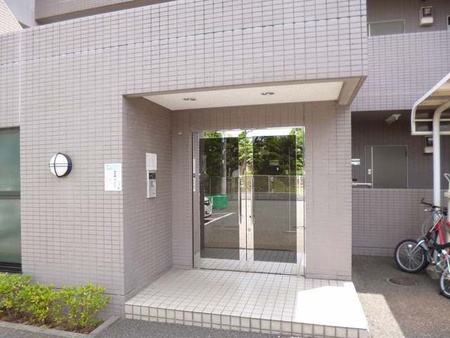 ファインクレスト富士見ヶ丘のエントランス