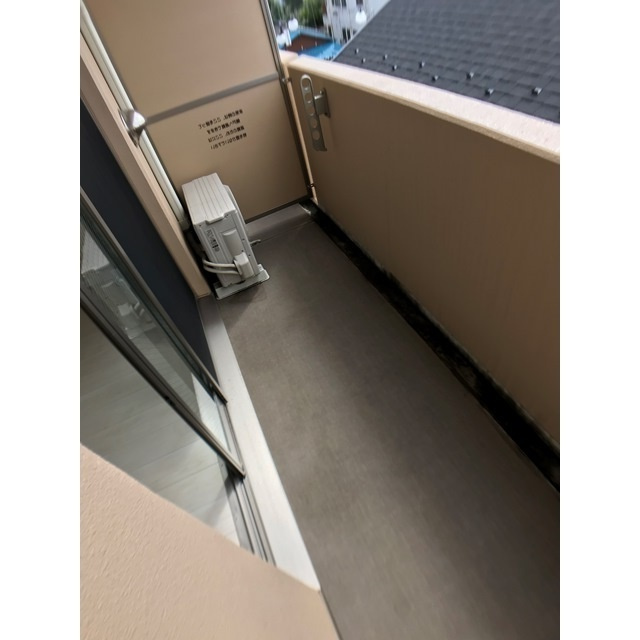 カメリア本町のバルコニー
