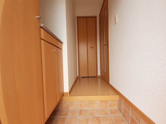 パークヒルズむらさきのＢの玄関
