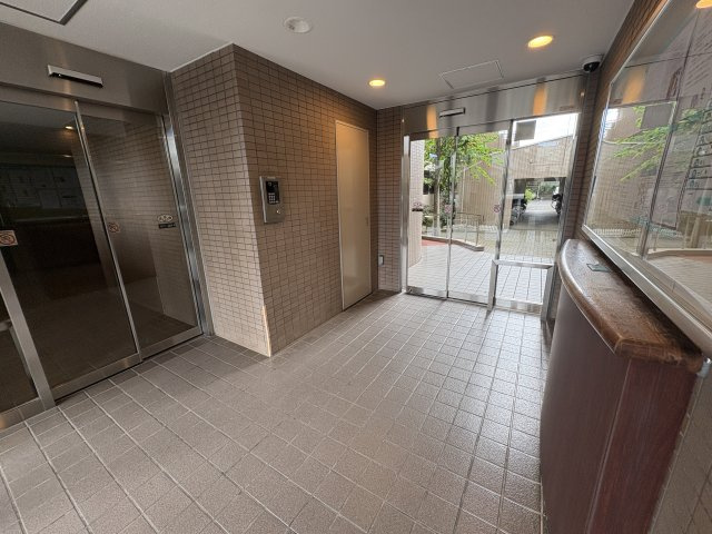 ヴィルヌーブ戸田公園のエントランス