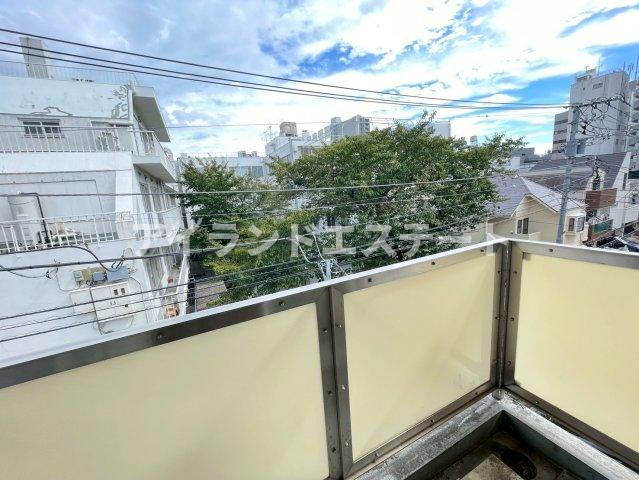 Kハウス駒沢　駅近　最上階　3方向角部屋のバルコニー