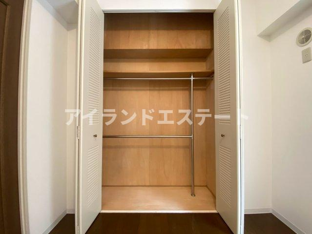 LANAI HILLS 26　角部屋　宅配BOX　オートロックの収納
