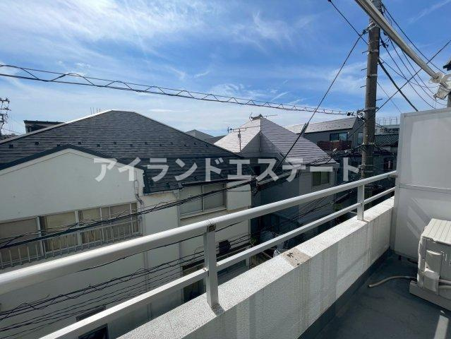 メゾンクボタ　宅配BOX　バストイレ別　TVドアフォンのバルコニー
