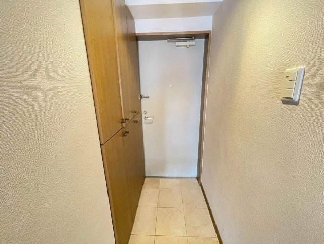 ワールドパレス三軒茶屋　分譲賃貸　振分　ネット0の玄関