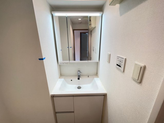 ワールドパレス三軒茶屋　分譲賃貸　振分　ネット0の洗面所
