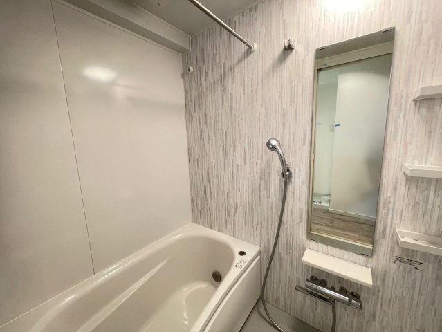 ワールドパレス三軒茶屋　分譲賃貸　振分　ネット0の浴室