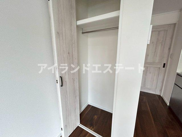 arietta三軒茶屋　通風良好　角部屋　独立洗面台の収納