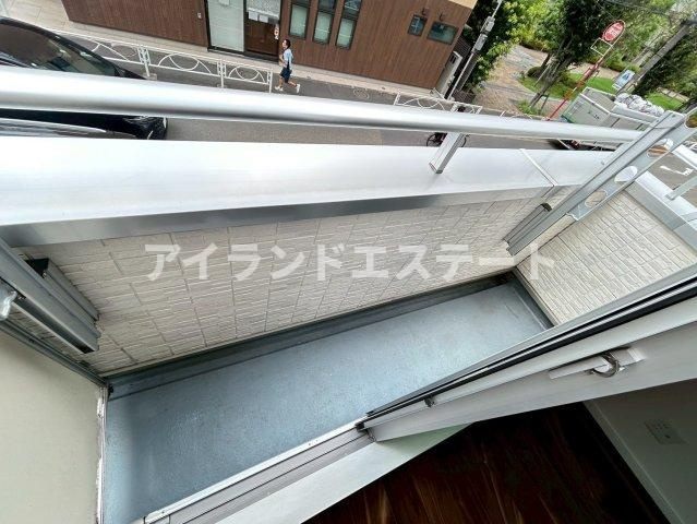 arietta三軒茶屋　通風良好　角部屋　独立洗面台のバルコニー