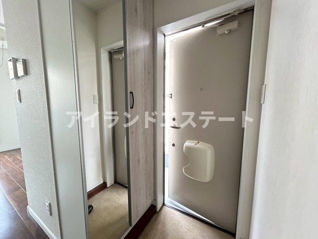 arietta三軒茶屋　通風良好　角部屋　独立洗面台の玄関