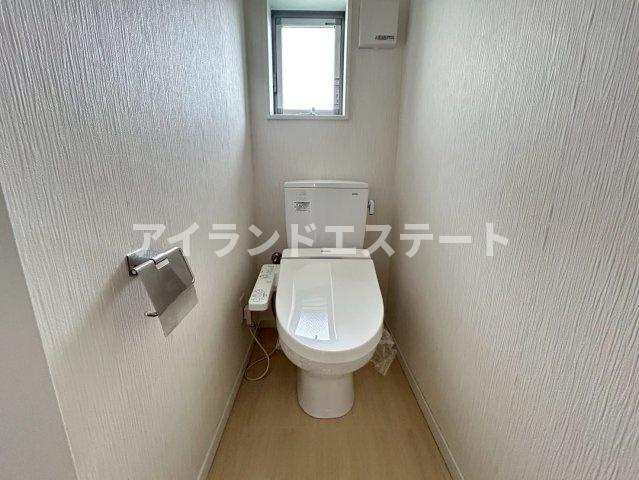 arietta三軒茶屋　通風良好　角部屋　独立洗面台のトイレ