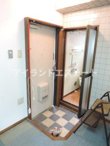 メゾン本庄　3口コンロ　角部屋　陽当たり良好の玄関