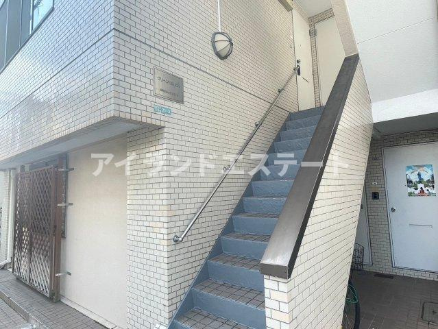 緑が丘グリーンヒルビル　事務所相談　ペット相談　角部屋のエントランス