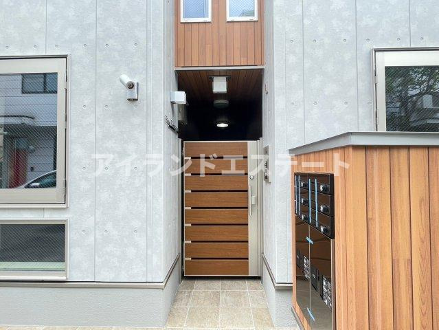 ヒューゲルハイム三軒茶屋　駅近　築浅　角部屋のエントランス