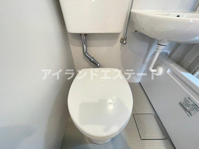 ヒューゲルハイム三軒茶屋　駅近　築浅　角部屋のトイレ