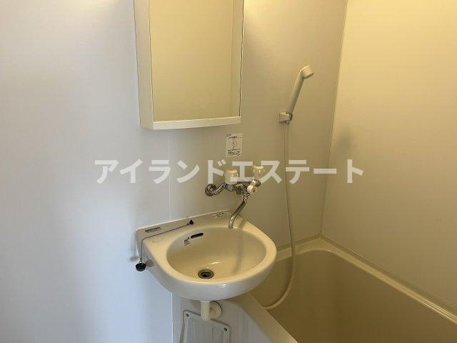 ジョイナリー下丸子　バストイレ別　角部屋　礼金0の浴室