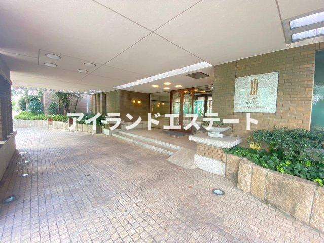 LANAI HERITAGE　浴室乾燥機　宅配BOX　新規ユニットバス設置のエントランス