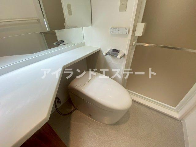 LANAI HERITAGE　浴室乾燥機　宅配BOX　新規ユニットバス設置のトイレ
