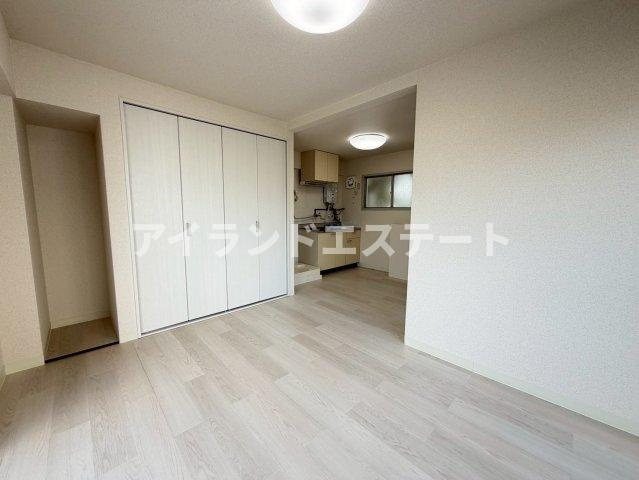 大塚マンション　角部屋　バストイレ別　2面バルコニーの居間・リビング