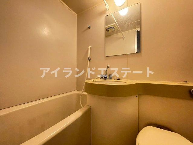 ニューリージェンシー　駅近　オートロック　洋室16帖の浴室