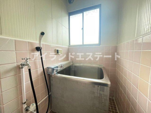 サンテラス　大型バイク相談　3面採光　ペット相談の浴室