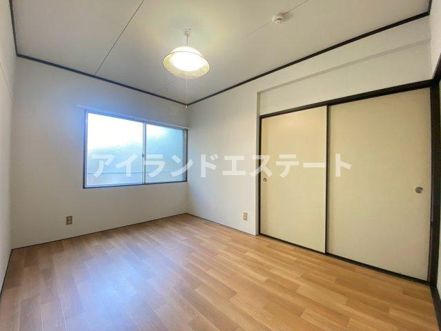 ティブロンコート　浴室交換済み　陽当たり良好　バストイレ別の内装