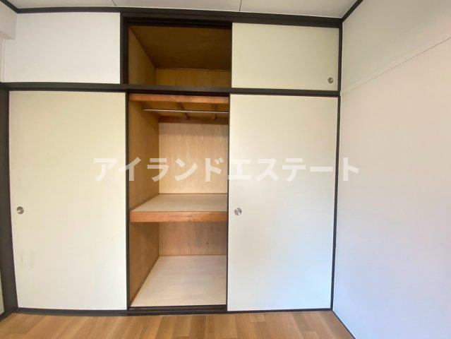 ティブロンコート　浴室交換済み　陽当たり良好　バストイレ別の収納