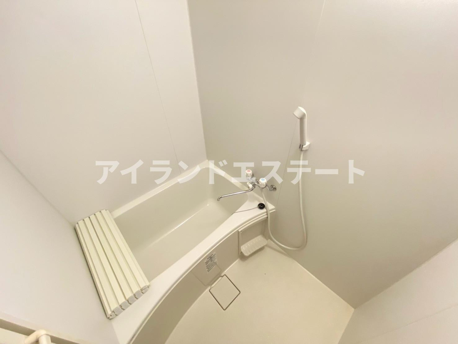ティブロンコート　浴室交換済み　陽当たり良好　バストイレ別の浴室