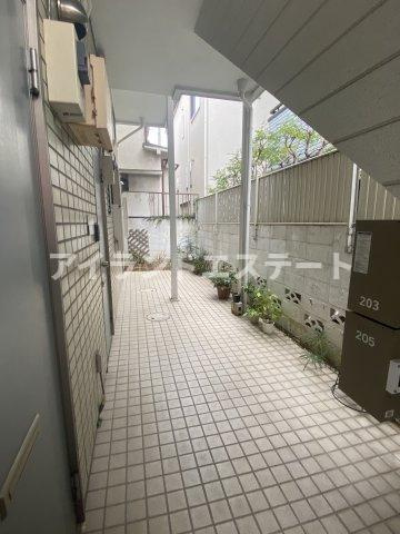 デルマーレ駒沢　礼金0　バストイレ別　シャワー付洗面台のロビー